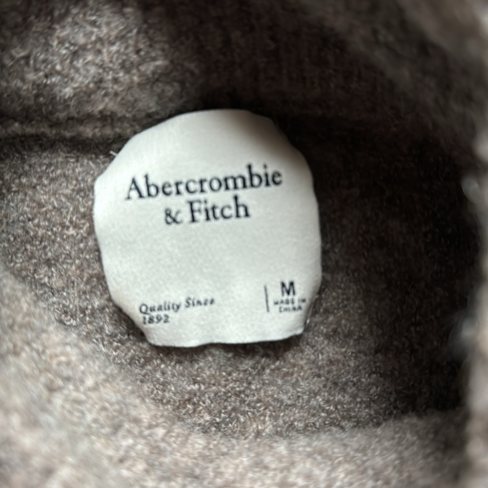 Abercrombie & Fitch Sweater - Picture 2 of 3